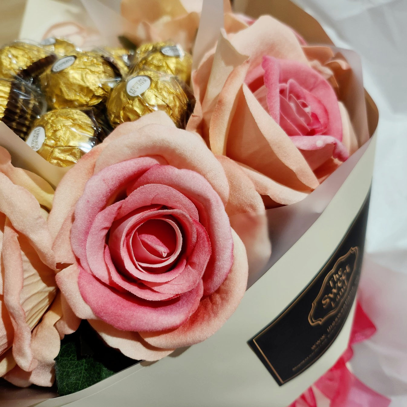 Pink Roses Chocolate Bouquet – THESWEETLANDNZ